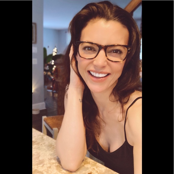 Meet your Posher, Michelle - Picture 2 of 2